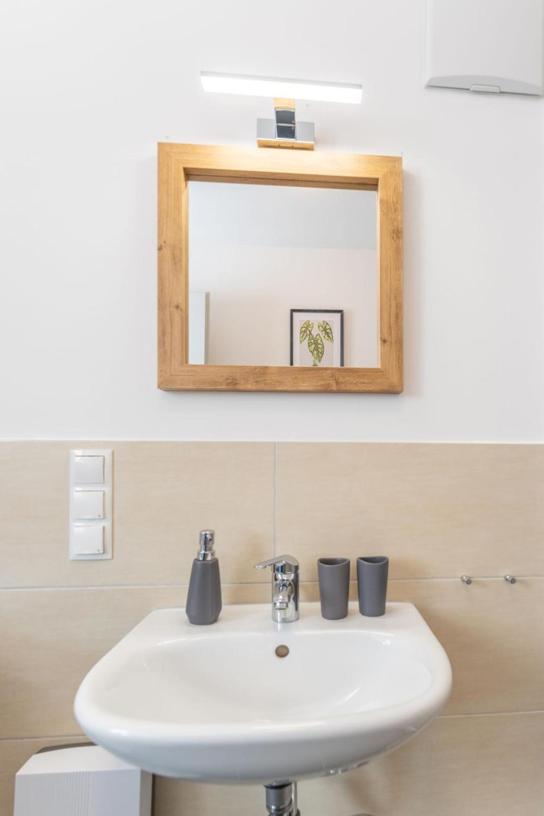Modernes Apartment Mit Privatem Stellplatz Wenige Minuten Von Der Innenstadt & Mosel Кобленц Экстерьер фото